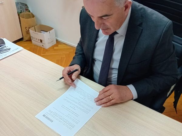 Potpisan sporazum za izgradnju višestambene zgrade u općini Lovinac Potpisan sporazum za izgradnju višestambene zgrade u općini Lovinac