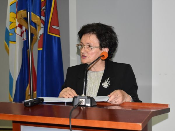 Velebit iz vremena kada se živjelo teško i u oskudici, ali strpljivo Velebit iz vremena kada se živjelo teško i u oskudici, ali strpljivo
