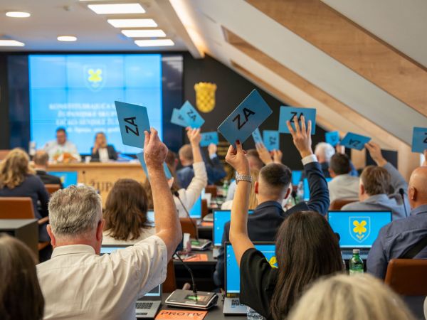 Konstituirana Županijska skupština Ličko-senjske županije, Ines Žarković iz Senja izabrana za predsjednicu Konstituirana Županijska skupština Ličko-senjske županije, Ines Žarković iz Senja izabrana za predsjednicu