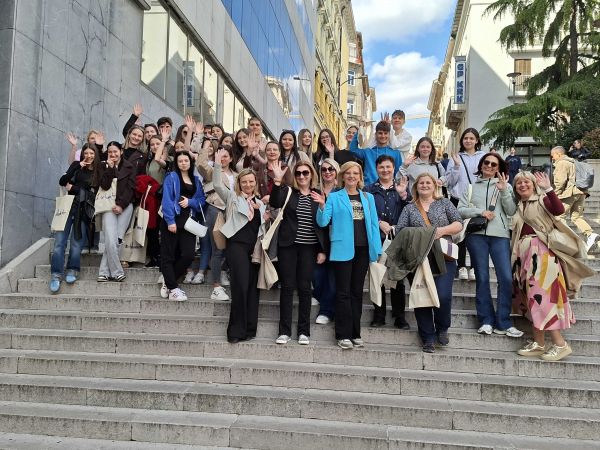 Strukovna škola Gospić kroz projekt “U kavani“ oživjela povijest ugostiteljstva i turističke baštine grada Gospića