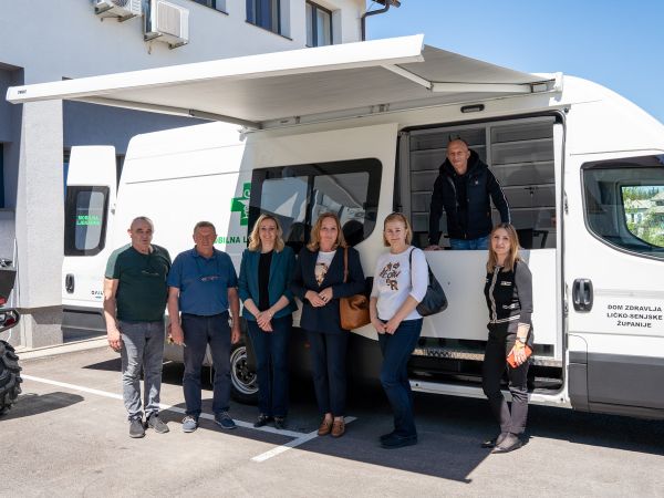 Mobilna ljekarna stigla u Gospić: Nova usluga za stanovnike ruralnih krajeva županije Mobilna ljekarna stigla u Gospić: Nova usluga za stanovnike ruralnih krajeva županije