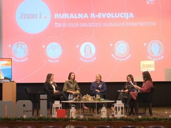 U Otočcu održana konferencija „Žene i točka“