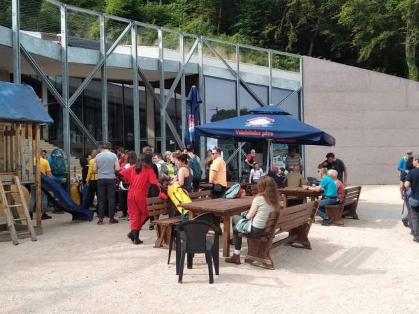 Europska speleološka elita boravila u Lici, klinci se okušali na ZIP-line &nbsp;alci