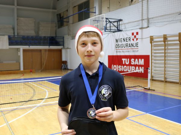 12-godišnji Gospićanin Milan Pintar osvojio broncu na Pickleball Christmas eventu 12-godišnji Gospićanin Milan Pintar osvojio broncu na Pickleball Christmas eventu