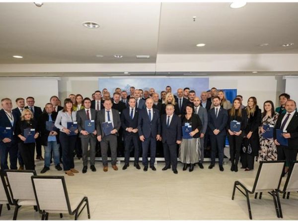 Grad Gospić povukao 30.000 eura za digitalizaciju prostornih planova Grad Gospić povukao 30.000 eura za digitalizaciju prostornih planova