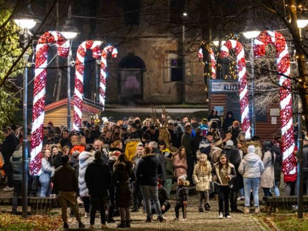 Paljenjem svijeće otvoren Advent u Otočcu