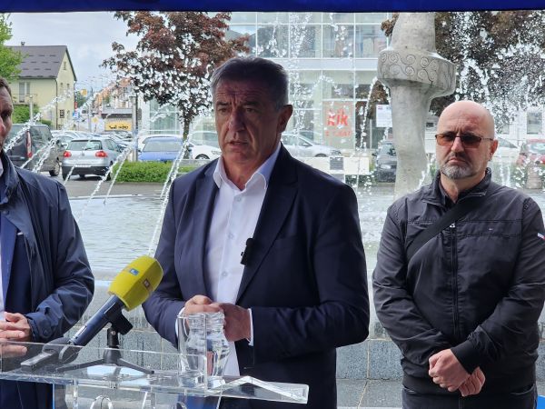 Milinović: “Lažu oni koji vas straše, voda je ispravna za piće!“