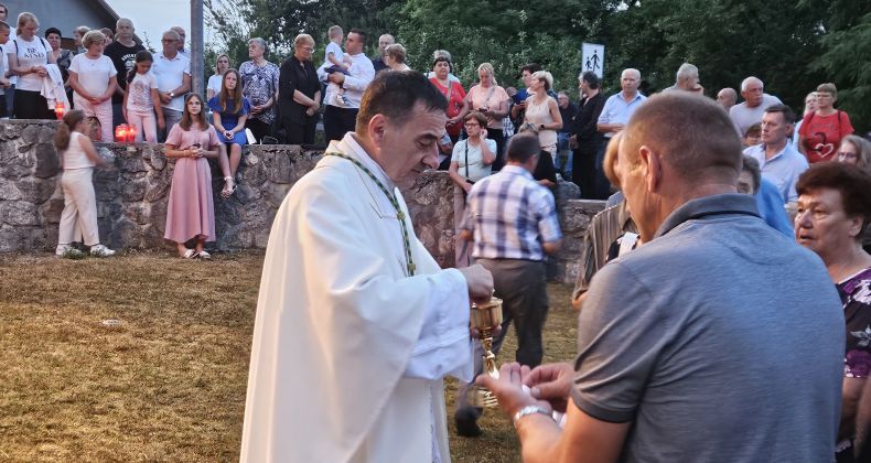 Najbolje iz Like - Godišnje proštenje u Trošmariji - Biskup Marko Medo predvodio misno slavlje