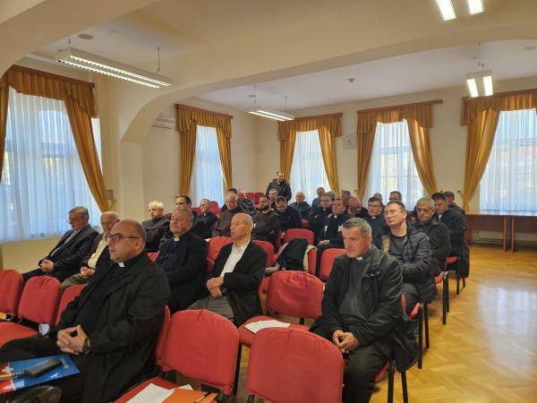 Mjesečna rekolekcija svećenika Gospićko-senjske biskupije održana u Gospiću Mjesečna rekolekcija svećenika Gospićko-senjske biskupije održana u Gospiću