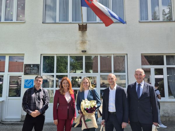 Župan Petry i načelnik Miletić obišli obnovljene prostore Osnovne škole “Milan Sekulić” u Lovincu