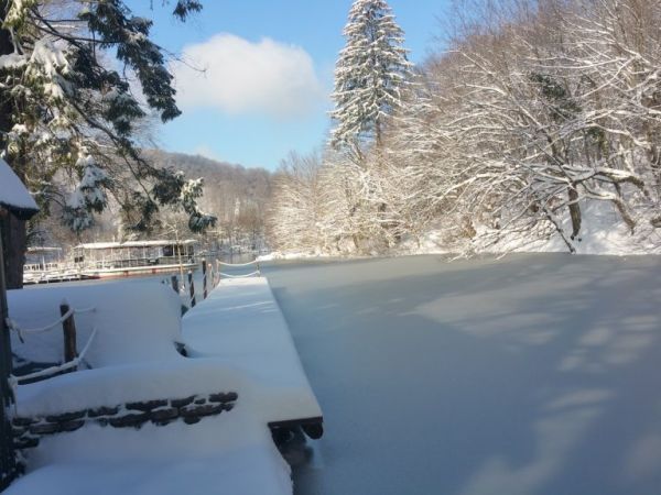 Romantično Valentinovo na Plitvičkim jezerima: Otkrijte ljubavni zov u prirodi!