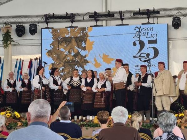 Advent u Gospiću od danas je i službeno otvoren!