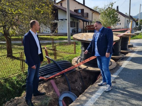 Elektrolika Gospić intenzivno razvija HEP-ovu mrežu na cjelokupnom distribucijskom području Elektrolika Gospić intenzivno razvija HEP-ovu mrežu na cjelokupnom distribucijskom području