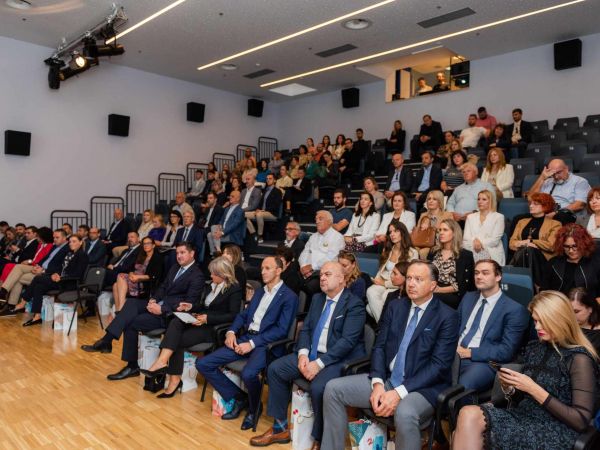 Turizam u Novalji - od sna prije 70 godina do života danas Turizam u Novalji - od sna prije 70 godina do života danas