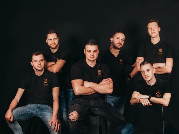Proslava Dana žena na Plitvičkim jezerima uz Maroco Band