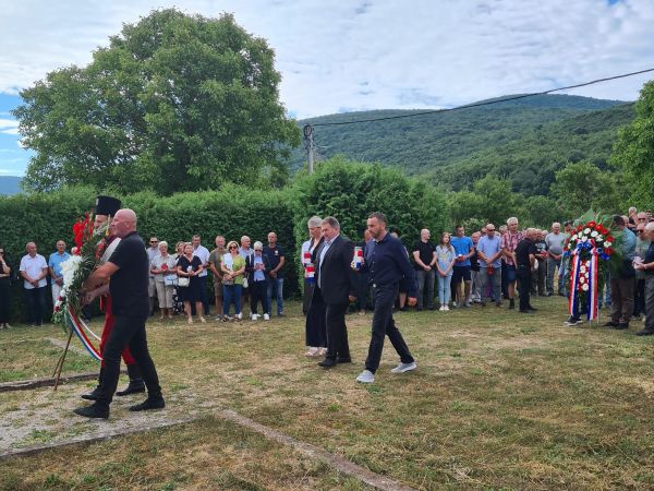Brinje odalo počast braniteljima