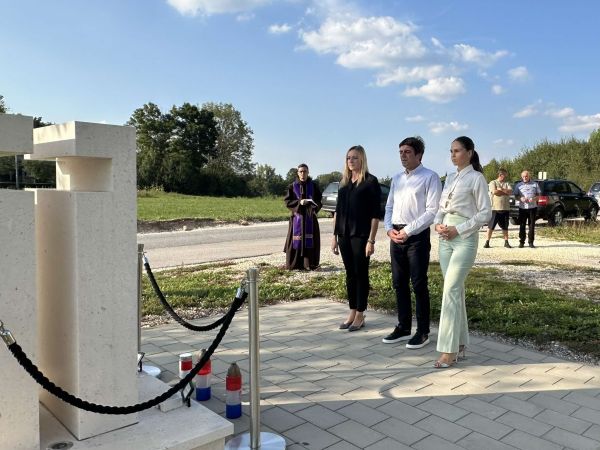 Počast braniteljima: Obilježena 33. obljetnica obrane Gospića i Bilaja Počast braniteljima: Obilježena 33. obljetnica obrane Gospića i Bilaja