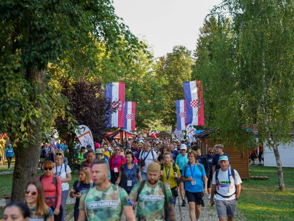 Počeo je 6. Hrvatski festival hodanja Počeo je 6. Hrvatski festival hodanja