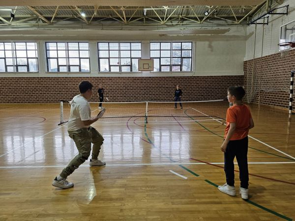 U Brinju održano rekreativno druženje uz pickleball U Brinju održano rekreativno druženje uz pickleball