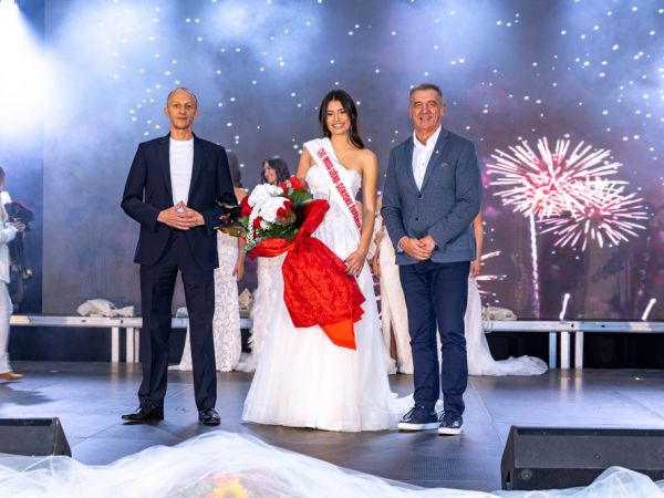 FOTO / Večer ljepote u Gospić - Jana Biondić je nova miss Ličko-senjske županije FOTO / Večer ljepote u Gospić - Jana Biondić je nova miss Ličko-senjske županije