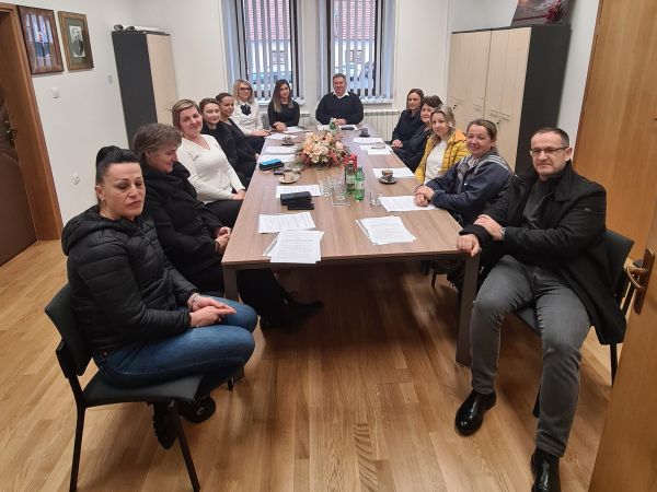 U Brinju potpisani ugovori za učeničke i studentske stipendije