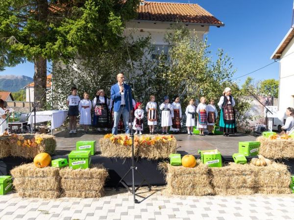 Danas se u Lovincu održavaju 11. Dani sira i ličkog krumpira