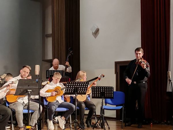 Tradicionalni novogodišnji koncert Tamburaškog orkestra Gackog pučkog otvorenog učilišta Otočac Tradicionalni novogodišnji koncert Tamburaškog orkestra Gackog pučkog otvorenog učilišta Otočac