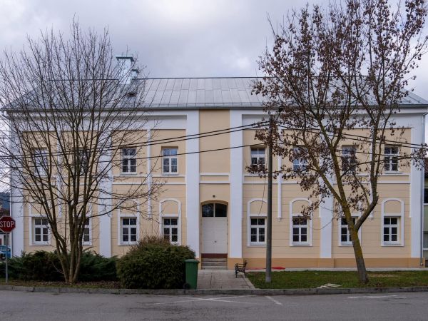 Otočac ulaže u baštinu: Obnovljena upravna zgrada na Trgu dr. Franje Tuđmana! Otočac ulaže u baštinu: Obnovljena upravna zgrada na Trgu dr. Franje Tuđmana!