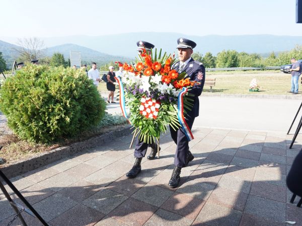 Žuta Lokva obilježava 34 godine od tragične pogibije četvorice hrvatskih policajaca Žuta Lokva obilježava 34 godine od tragične pogibije četvorice hrvatskih policajaca