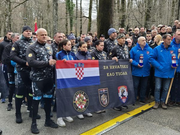 Obilježena 34. godišnjica “Krvavog Uskrsa“ i pogibije prvog hrvatskog redarstvenika Josipa Jovića Obilježena 34. godišnjica “Krvavog Uskrsa“ i pogibije prvog hrvatskog redarstvenika Josipa Jovića