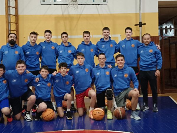 Košarka se vraća u Gospić: KK Gospić prvak IV. kadetske lige u sezoni 2024./25. Košarka se vraća u Gospić: KK Gospić prvak IV. kadetske lige u sezoni 2024./25.