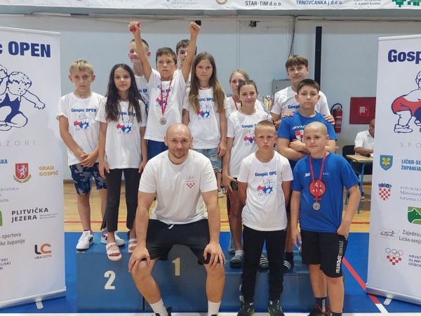 Uspješno održan međunarodni hrvački turnir “Gospić Open 2025”