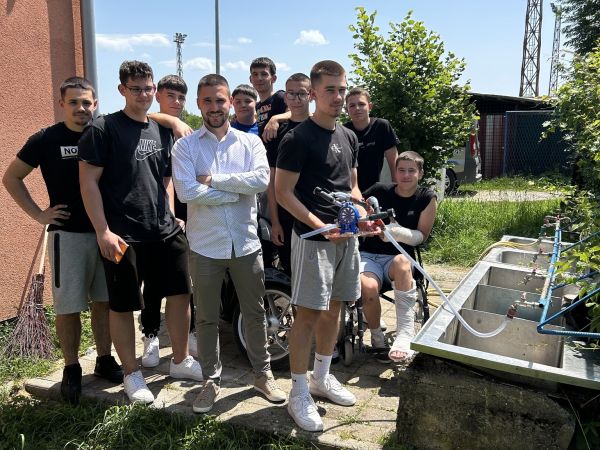 Hidroenergija u školskoj učionici: U Strukovnoj školi Gospić proveden projekt “Budućnost u kaplji” Hidroenergija u školskoj učionici: U Strukovnoj školi Gospić proveden projekt “Budućnost u kaplji”