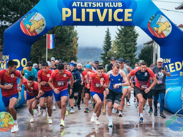 Prijave su otvorene: Sudjelujte u 4. Plitvičkoj noćnoj utrci! Prijave su otvorene: Sudjelujte u 4. Plitvičkoj noćnoj utrci!