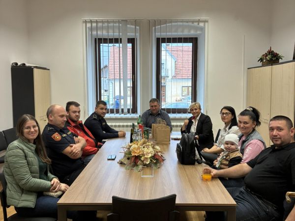Načelnik Općine Brinje primio dobrovoljne darivatelje krvi povodom njihova dana Načelnik Općine Brinje primio dobrovoljne darivatelje krvi povodom njihova dana