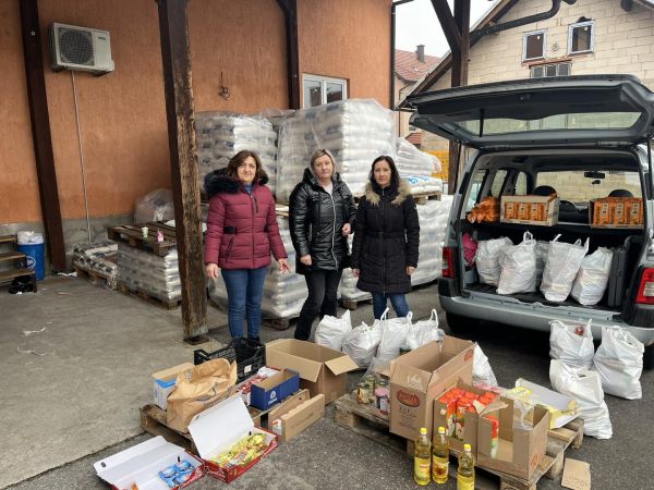 Pomažu onima kojima je najpotrebnije: Humanitarna podrška Udruge slijepih Ličko-senjske županije Pomažu onima kojima je najpotrebnije: Humanitarna podrška Udruge slijepih Ličko-senjske županije