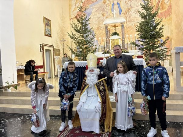 U Brinju održano tradicionalno darivanje djece povodom blagdana sv. Nikole U Brinju održano tradicionalno darivanje djece povodom blagdana sv. Nikole