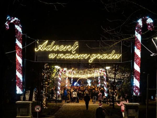 Advent u Otočcu među kandidatima za najljepši u Hrvatskoj - podršku dajte svojim glasom Advent u Otočcu među kandidatima za najljepši u Hrvatskoj - podršku dajte svojim glasom