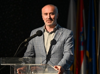 Autor Grad Novalja