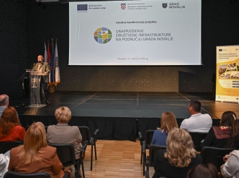 Autor Grad Novalja