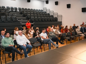 Autor Grad Novalja
