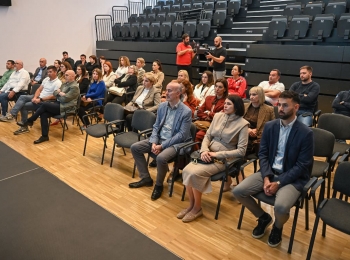 Autor Grad Novalja