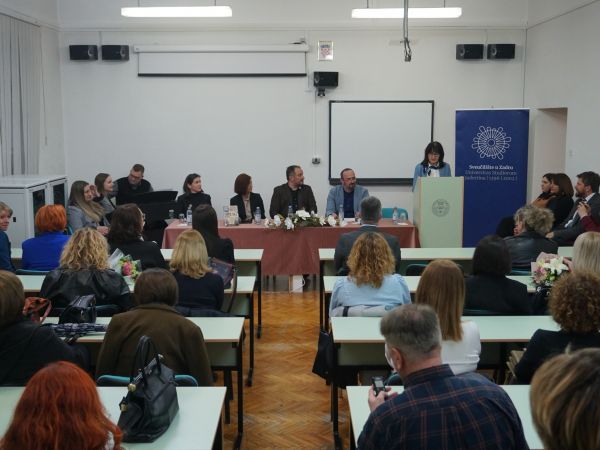 U Gospiću predstavljena monografija “Slike Like“: Vrijedan doprinos razumijevanju ličke kulturne i jezične baštine U Gospiću predstavljena monografija “Slike Like“: Vrijedan doprinos razumijevanju ličke kulturne i jezične baštine
