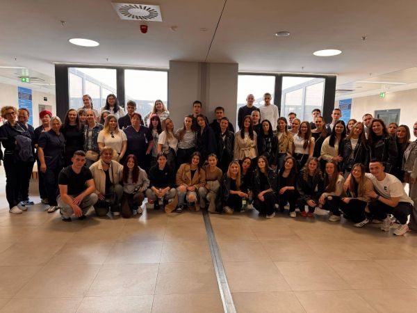 Učenici Strukovne škole Gospić u posjetu KBC-u Rijeka: Vrijedan uvid u zdravstvenu profesiju