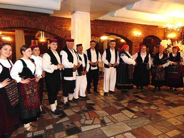 Tradicija i zajedništvo: Održano Ličko prelo povodom 35 godina ZK Stajnica
