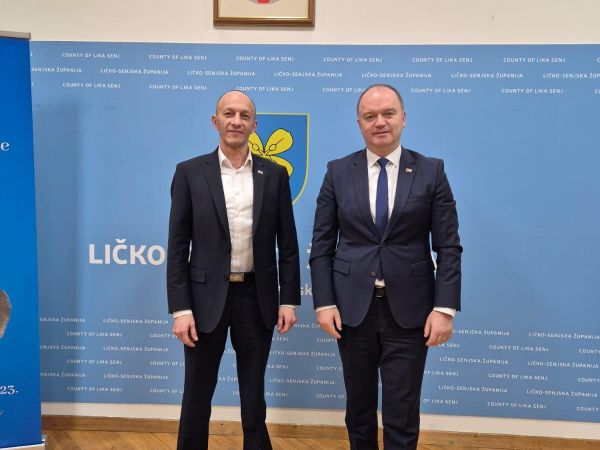 Župan Petry održao sastanak s ministrom Šipićem na temu primjene demografskih mjera u Ličko-senjskoj županiji Župan Petry održao sastanak s ministrom Šipićem na temu primjene demografskih mjera u Ličko-senjskoj županiji