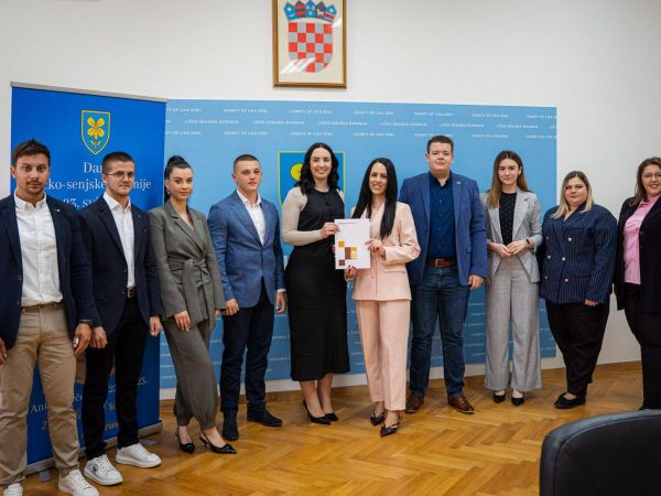 Potpisan Sporazum o suradnji između Savjeta mladih Ličko-senjske županije i Savjeta mladih Virovitičko-podravske županije