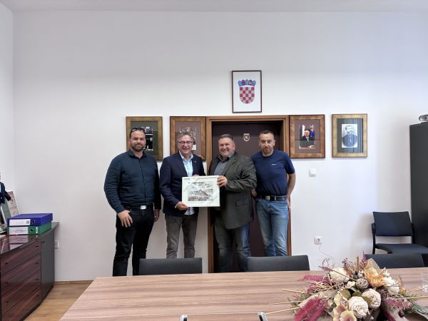 Saborski zastupnik i predsjednik HSS-a Darko Vuletić u radnom posjetu Općini Brinje