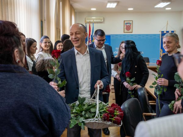 Uoči Međunarodnog dana žena u Ličko-senjskoj županiji održan tradicionalni prijem za zaposlenice Uoči Međunarodnog dana žena u Ličko-senjskoj županiji održan tradicionalni prijem za zaposlenice