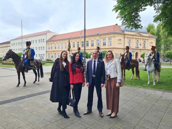 Izaslanstvo Ličko-senjske županije na svečanom obilježavanju Dana Karlovačke županije Izaslanstvo Ličko-senjske županije na svečanom obilježavanju Dana Karlovačke županije